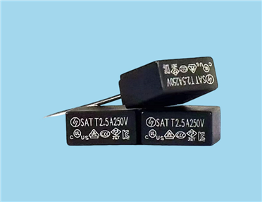 8×4×7.7mm方型保险丝